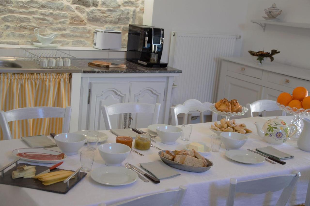 La Ferme Aux Glycines Hotel Aillevans Екстериор снимка