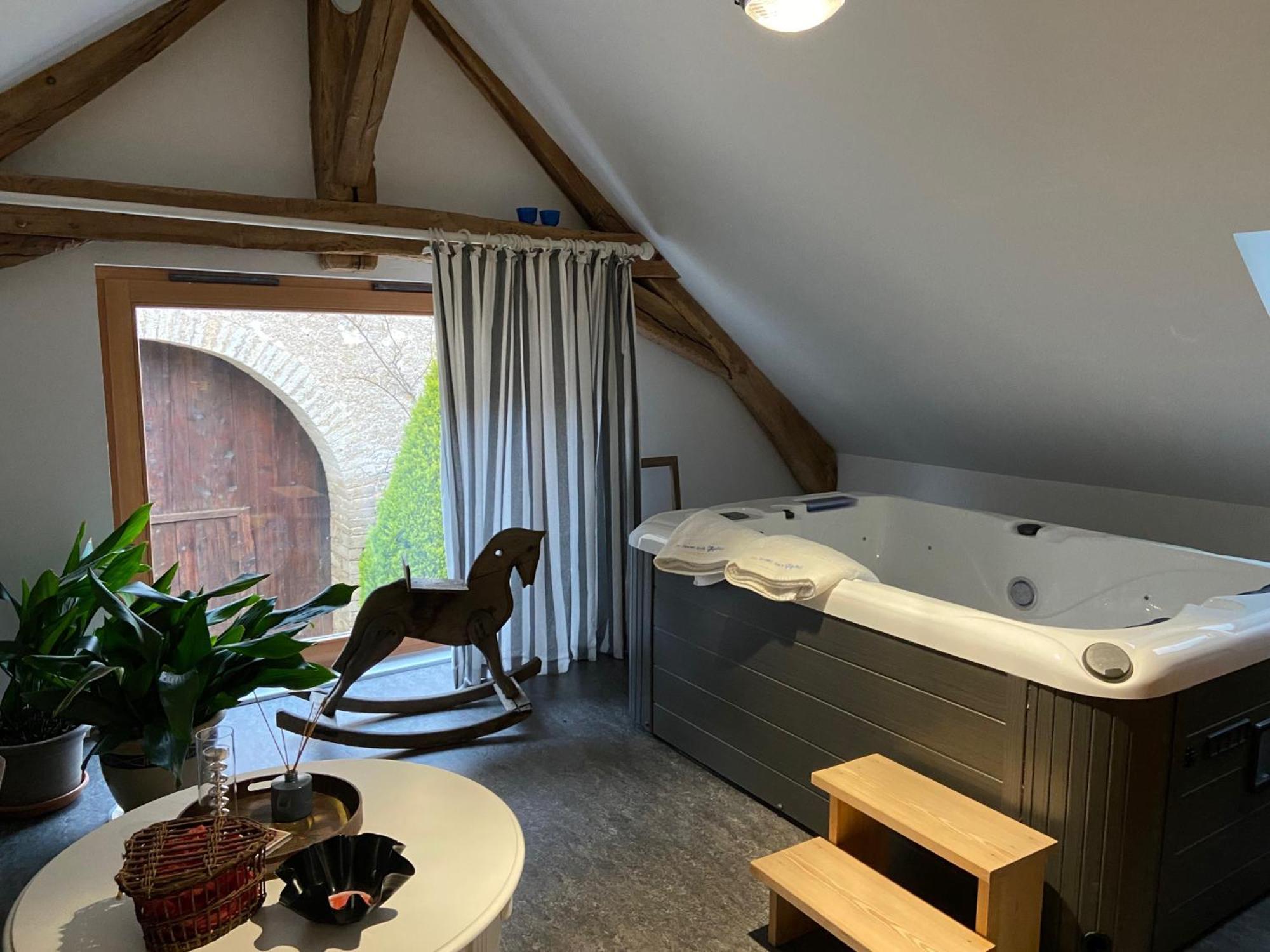 La Ferme Aux Glycines Hotel Aillevans Екстериор снимка